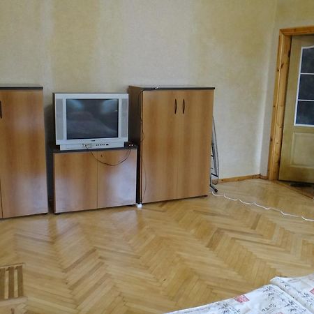 Apartment Near The Central Railway Station Киев Екстериор снимка