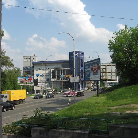 Apartment Near The Central Railway Station Киев Екстериор снимка