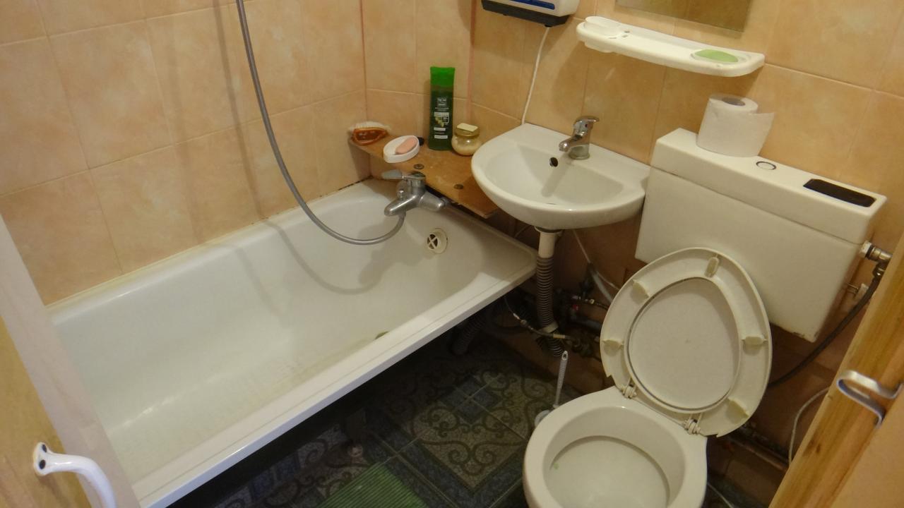 Apartment Near The Central Railway Station Киев Екстериор снимка