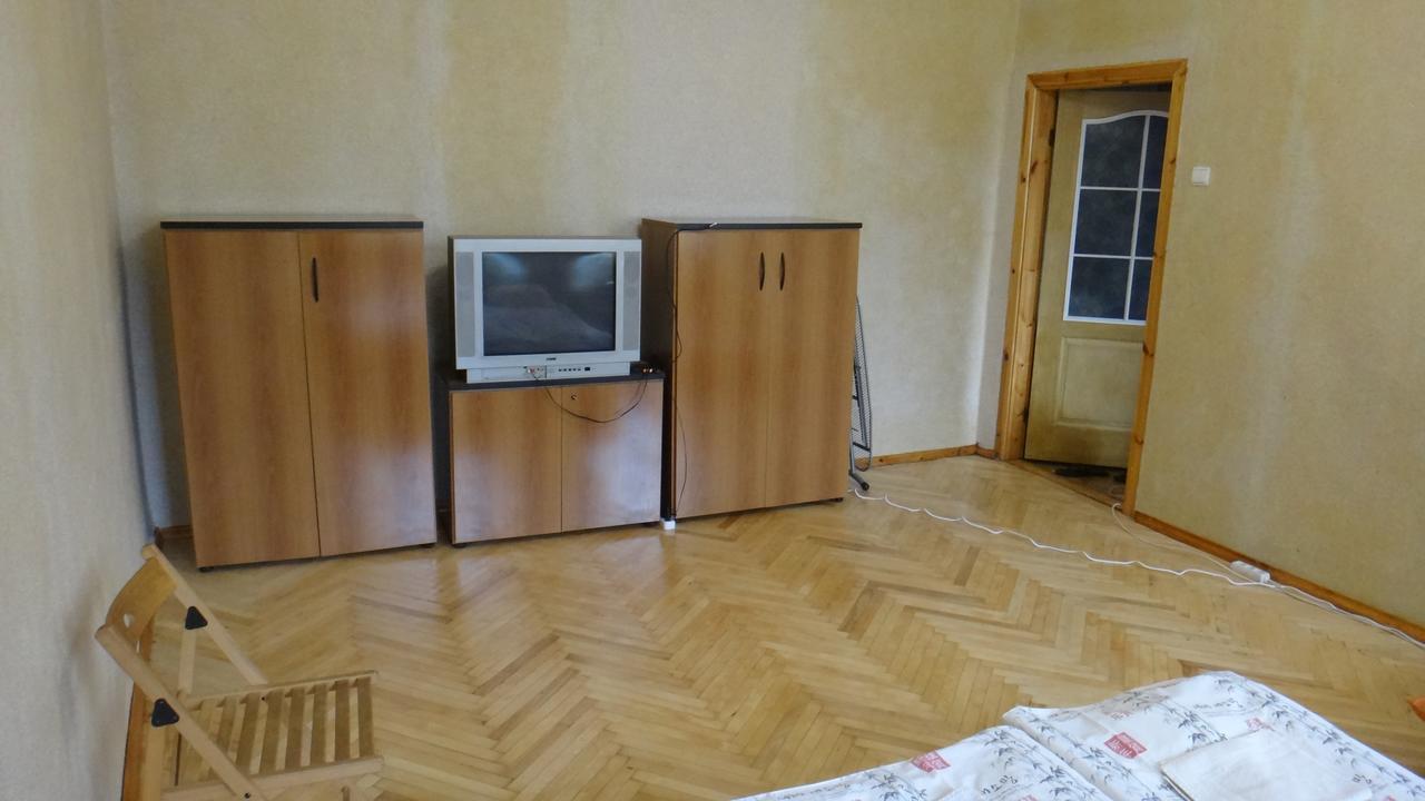 Apartment Near The Central Railway Station Киев Екстериор снимка